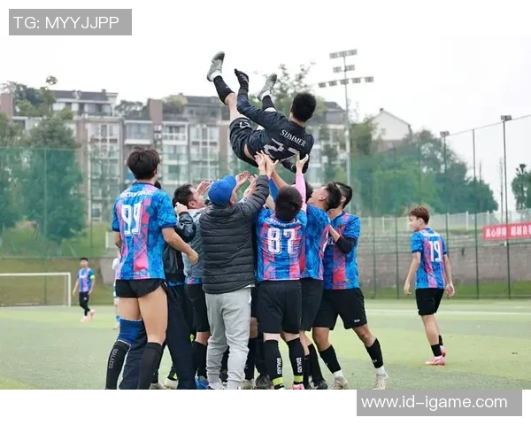 探索足球4对4战术的多样化应用与团队协作技巧解析